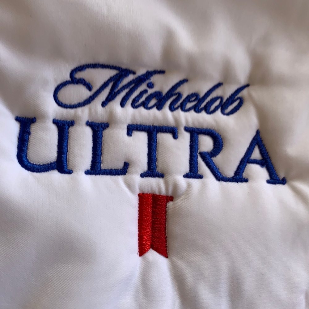 Michelob Ultra White Puffer Vest M